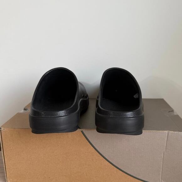 ￼OOFOS OOCLOOG ‘Triple Black’ Clog Comfort Sandal- Men 6- W 8 main image 7